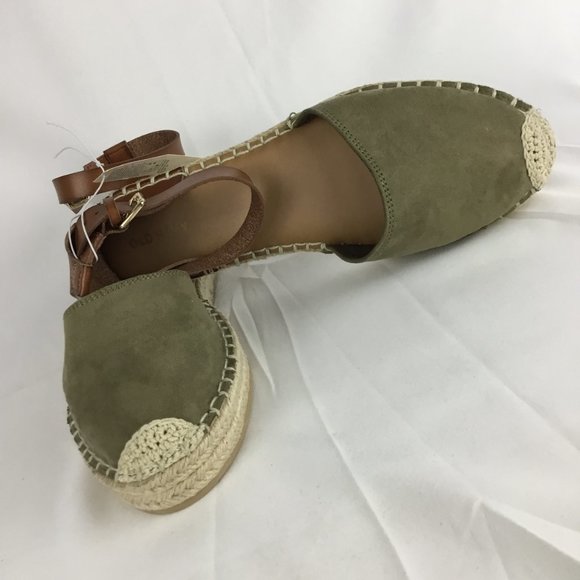 (NWT) OLD NAVY - Picture 2 of 6